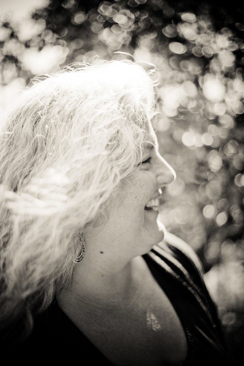 The Katonah Poetry Series is honored to present award-winning poet Dana Levin for a reading October 2nd at 4 p.m. at the Katonah Village Library.
Levin's most recent book of poetry is Now Do You Know Where You Are (Copper Canyon, 2022), a New York Times Editor’s Choice.