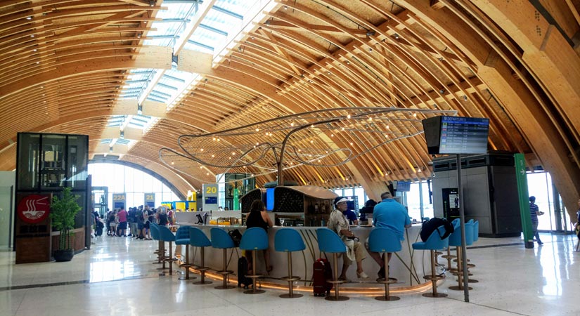 bworldph's tweet photo. Megawide Construction Corp. and its partner India’s GMR Airports International BV are divesting their stakes in Mactan Cebu International Airport. Aboitiz InfraCapital, Inc., will eventually operate the airport. https://t.co/qROmhlKNHC https://t.co/VTT2SLD82x
