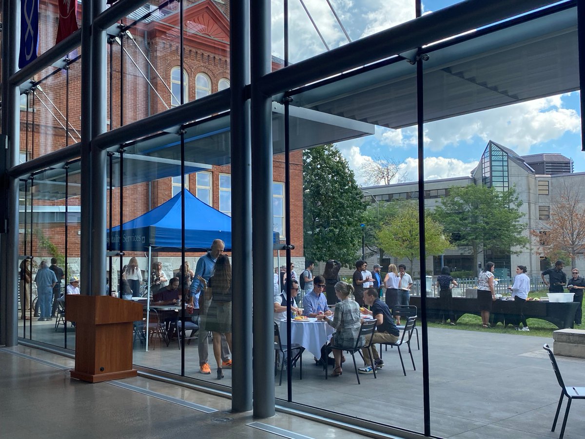 SmithBusiness's tweet photo. The Annual Graduate Student Consortium took place this week, which welcomed incoming #SmithPhD and #SmithMSc students, and showcased current studentsβ research in a poster presentation at #GoodesHall. A BBQ rounded out the week's events. #LifeAtSmith https://t.co/ODvL2XL2fs