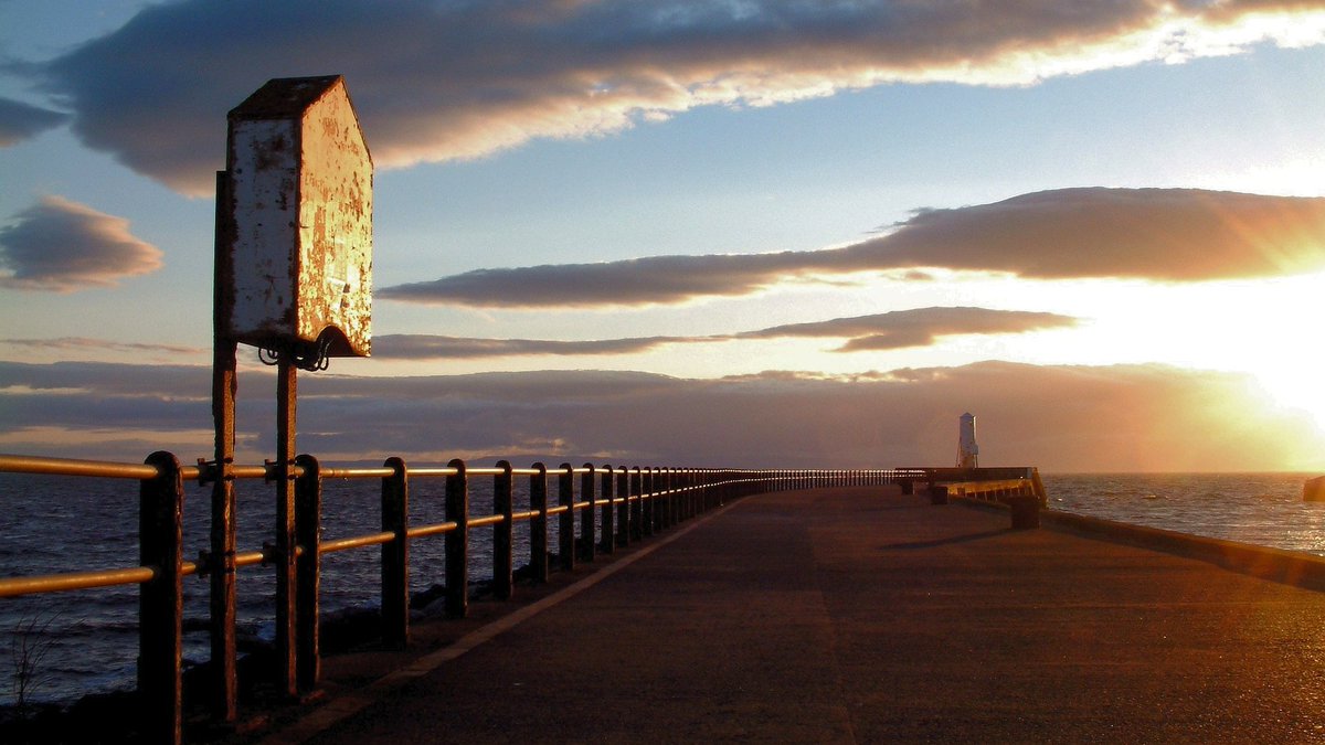 turnberryscot's tweet photo. Shhh, it’s one of Ayrshire’s best-kept secrets, &amp; only 27 miles from our luxury apartments. Loch Doon is a wonderful place to visit with a freshwater loch, castle ruins and Round House Café. #lochdoon #daytripfromturnberry #stayinturnberry #scottishlandscape #shortbreaksscotland https://t.co/7IyQBhUe5J