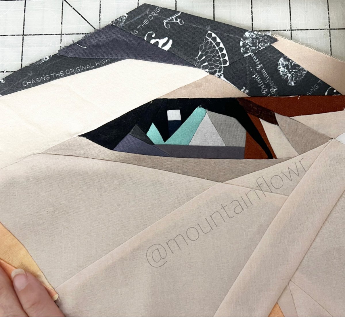 Mountainflowr's tweet photo. Sneak peek of the quilt I started. Hopefully it turns out ok cause I’m kind of winging it. 😆 Decided to try my hand at quilting and #paperpiecing #gobigorgohome #wishmeluck https://t.co/9RyWErPIXo