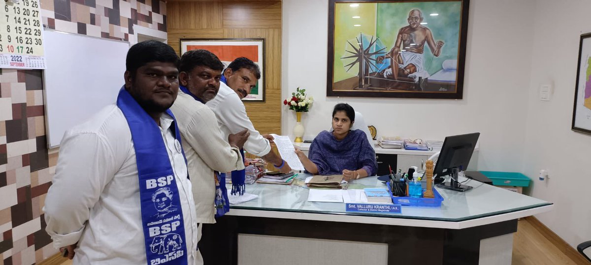 RSPFollower's tweet photo. 💥💥 తెలంగాణ ప్రభుత్వం #TSLPRB ద్వారా నిర్వహించిన  SI,కానిస్టేబుల్ పోలీస్ పరీక్ష రాసిన SC,ST,BC,అభ్యర్థులకు న్యాయం  చేయాలని డిమాండ్.@KTRTRS
@TelanganaCMO @mahmoodalitrs ప్రభుత్వం తక్షణమే స్పందించి న్యాయం చేయాలి.✊ @RSPraveenSwaero #TSLPRB https://t.co/UAMtwzur08