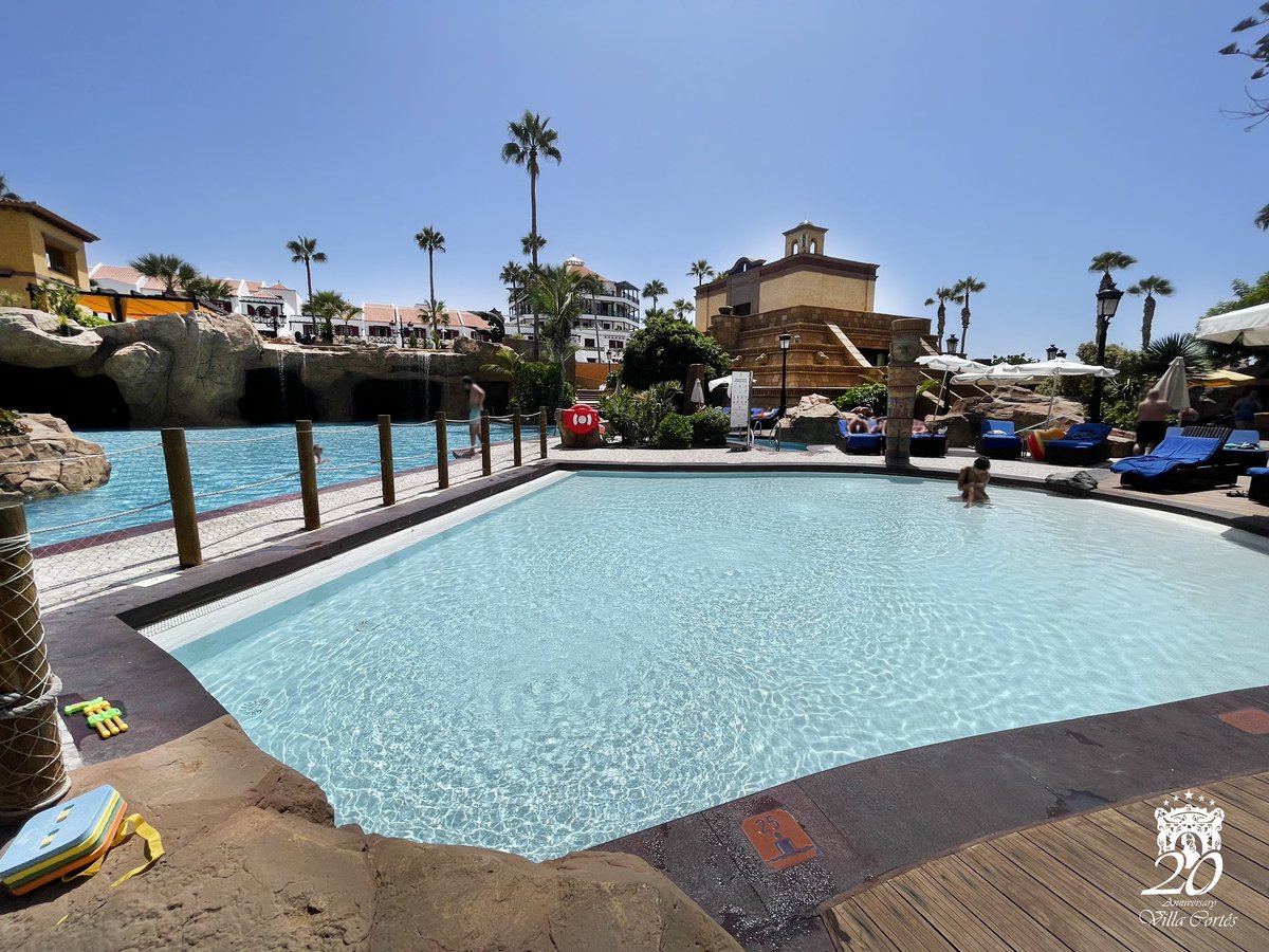 Our pool is always a perfect place to be 🏝👧🏽👶🏼

Nuestra piscina siempre será el lugar perfecto donde estar📍🌴

#europehotelsinternational #europehotels #hotelvillacortes #villacortes #arona #playadelasamericas #tenerife #islascanarias #poolmoments