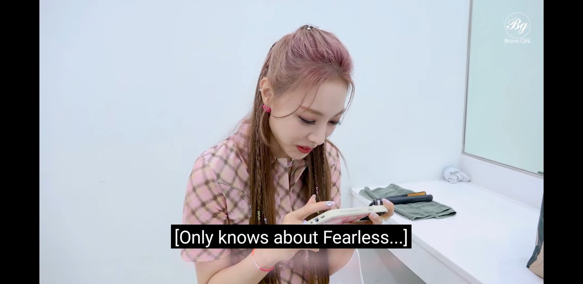 BG_ThePlaceToBe's tweet photo. Another episode of Hong Eunji admiring Fearless~ 🥺🥺🥺

#BraveGirls #Eunji #HongEunji #브레이브걸스 #홍은지 #은지 #OEHO https://t.co/6AvA7P21V5