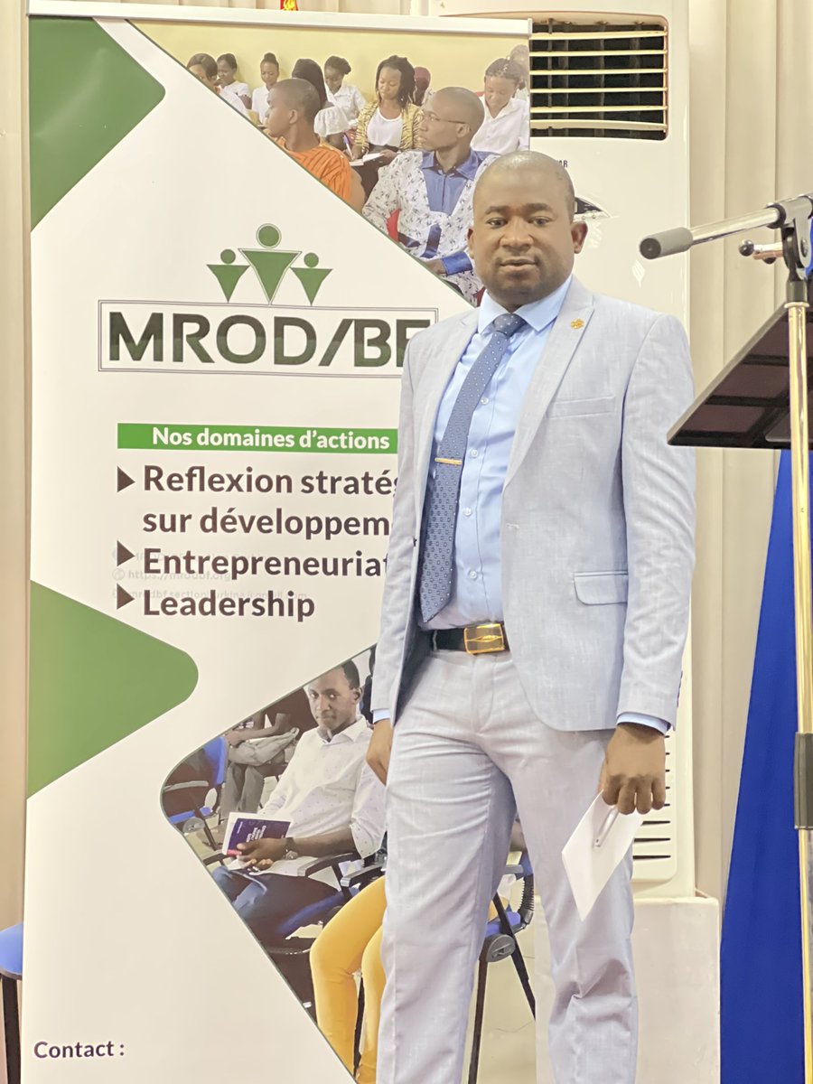 MdiOuedraogo's tweet photo. J’ai pris plaisir à faire le #MC pour l’ouverture #officielle de la 2è #conférence des #jeunes #leaders pour le #développement #CJLD initiée par le #MROD_BF. https://t.co/n7aF5nQsUZ