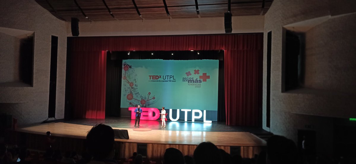 MarlonTandazoP's tweet photo. Arrancó el #TEDxUTPL https://t.co/RQiwKVlyAM