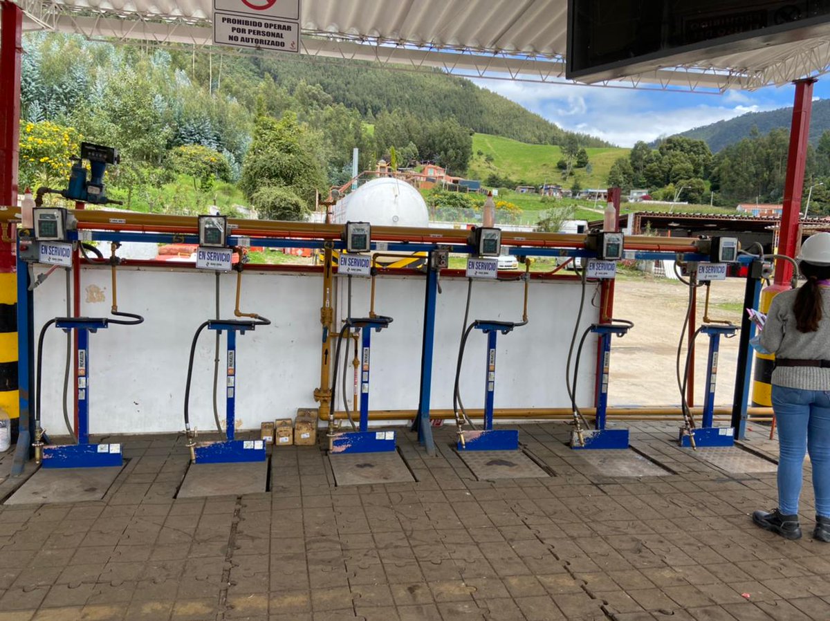 Superservicios's tweet photo. En #Zipaquirá (Cundinamarca),
Nuestra Dir. Técnica de Gestión de Gas Combustible, realizó visita de inspección en la Planta de Envasado de Gas Licuado de Petróleo a cargo de la empresa #GASZIPA. Esta visita se enmarca en el desarrollo de la Evaluación Integral de la vigencia 2021 https://t.co/6cRsfLhv9J