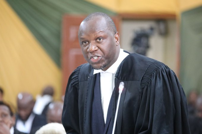 evans_lwande's tweet photo. Lets finish up this debate. Between the two who was charismatic on his submissions. 

Like for Willis Otieno
Retweet for Mahat Somane

Smokin Wanjala 7th of August Book 2 of 2 HNIB Kiraitu Murungi Alliance High School Raila or Ruto https://t.co/EDDQjv1dFR
