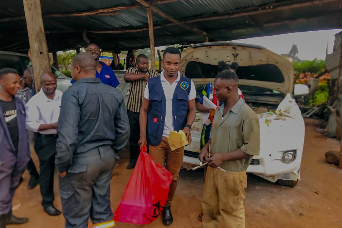 NaguruC's tweet photo. "When it's not on, it's not safe."
With support from @UNFPAUganda, we are working with health facilities under @KCCAUG to conduct outreaches intended to improve accessibility of SRHR information for key populations (KPs).
#NTIHCOutreaches || @nyhnchinaug
#LiveYourDreamUG https://t.co/RZKLYBJVVD