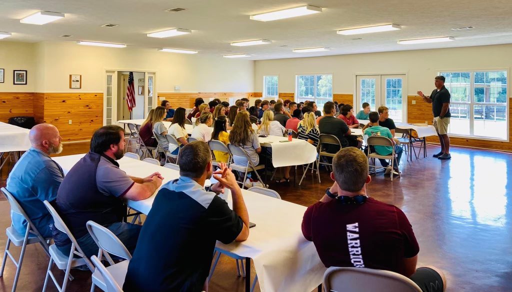 nanih_waiya's tweet photo. We greatly appreciate The Way Church feeding our boys as well as Mr. Oswalt feeding them spiritually. https://t.co/fgbjVyONGd