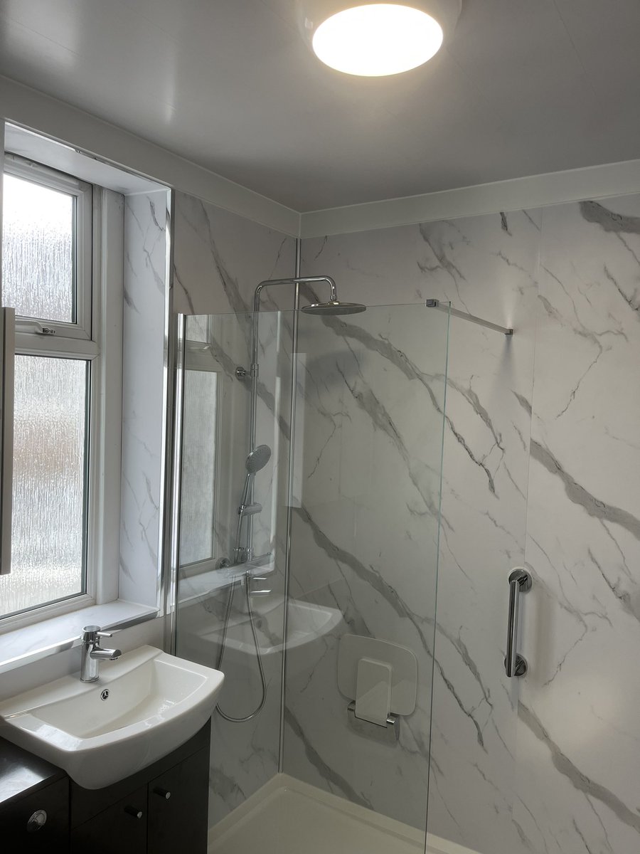garyblairltd's tweet photo. Carrara Marble Wet Wall &amp; Anthracite 💦 #Bathroom #Ayrshire https://t.co/JsT80Ea47Y