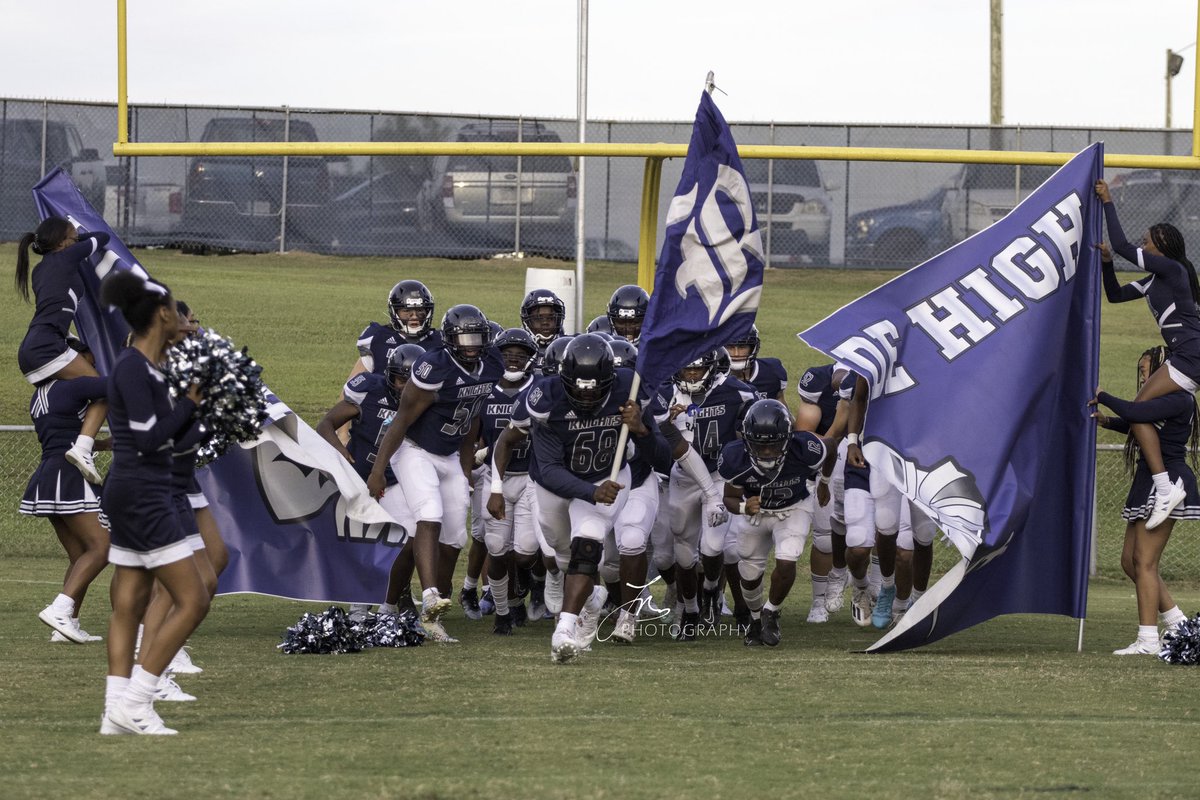 jrdphotos_'s tweet photo. Thursday night lights was hype last night. What a game between Riverside and Northside! https://t.co/tqMYZLrh5Z