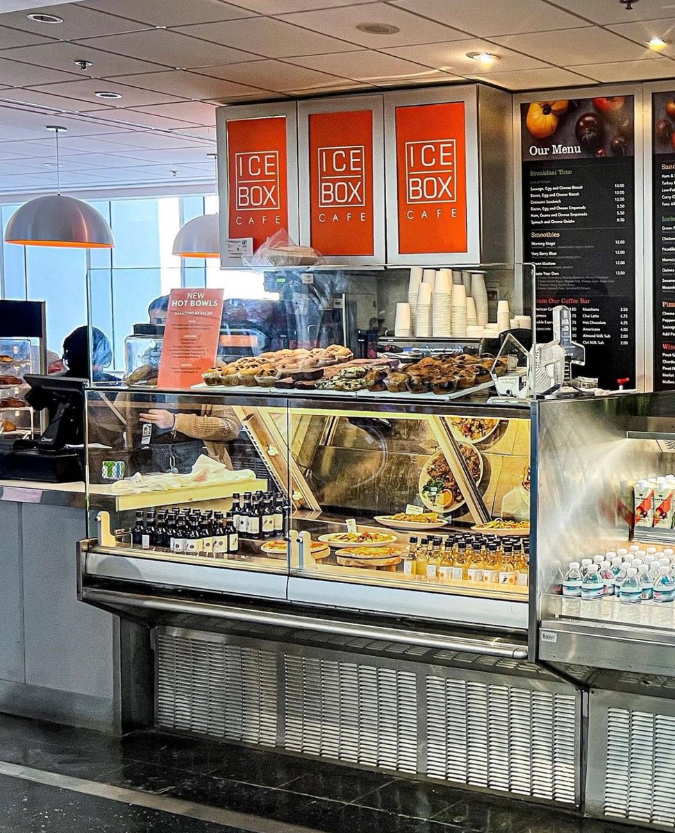 ShopsatMIA's tweet photo. Fresh with a side order of fast service! Enjoy healthy entrees, salads and sandwiches at @TheIceboxCafe 🥗 🥪 📍 @iflymia North Terminal post-security near Gate D-8.

Skip the line and Visit https://t.co/qIGLwWSQBA to start ordering now. #MIA2GO https://t.co/WajHLtgUPW