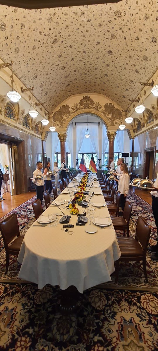 coloseumholding's tweet photo. Tento týden #ObcanskaPlovarna připravovala catering v krásných prostorách Kramářovy vily. Mezi váženými hosty byl i náš pan premiér Petr Fiala nebo n��mecký kancléř pan Olaf Scholz. https://t.co/gtEhQSLpCG