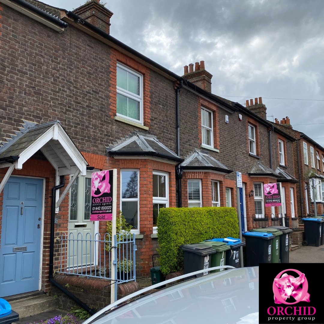 We love seeing those 'SOLD' board up throughout the local area  ✨

#PropertyUk #Boxmoor #BoxmoorProperty #Tring #Aylesbury