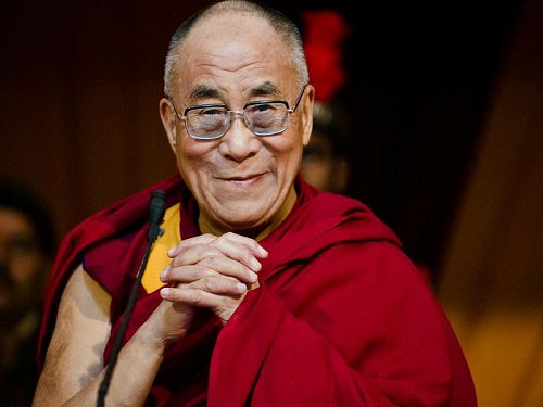 fuedicho's tweet photo. "Ama y haz lo que quieras. Si callas, callarás con amor. Si gritas, gritarás con amor. Si corriges, corregirás con amor. Si perdonas, perdonarás con amor".
Dalai Lama
#Fuedicho https://t.co/1Ek0UbBxaD