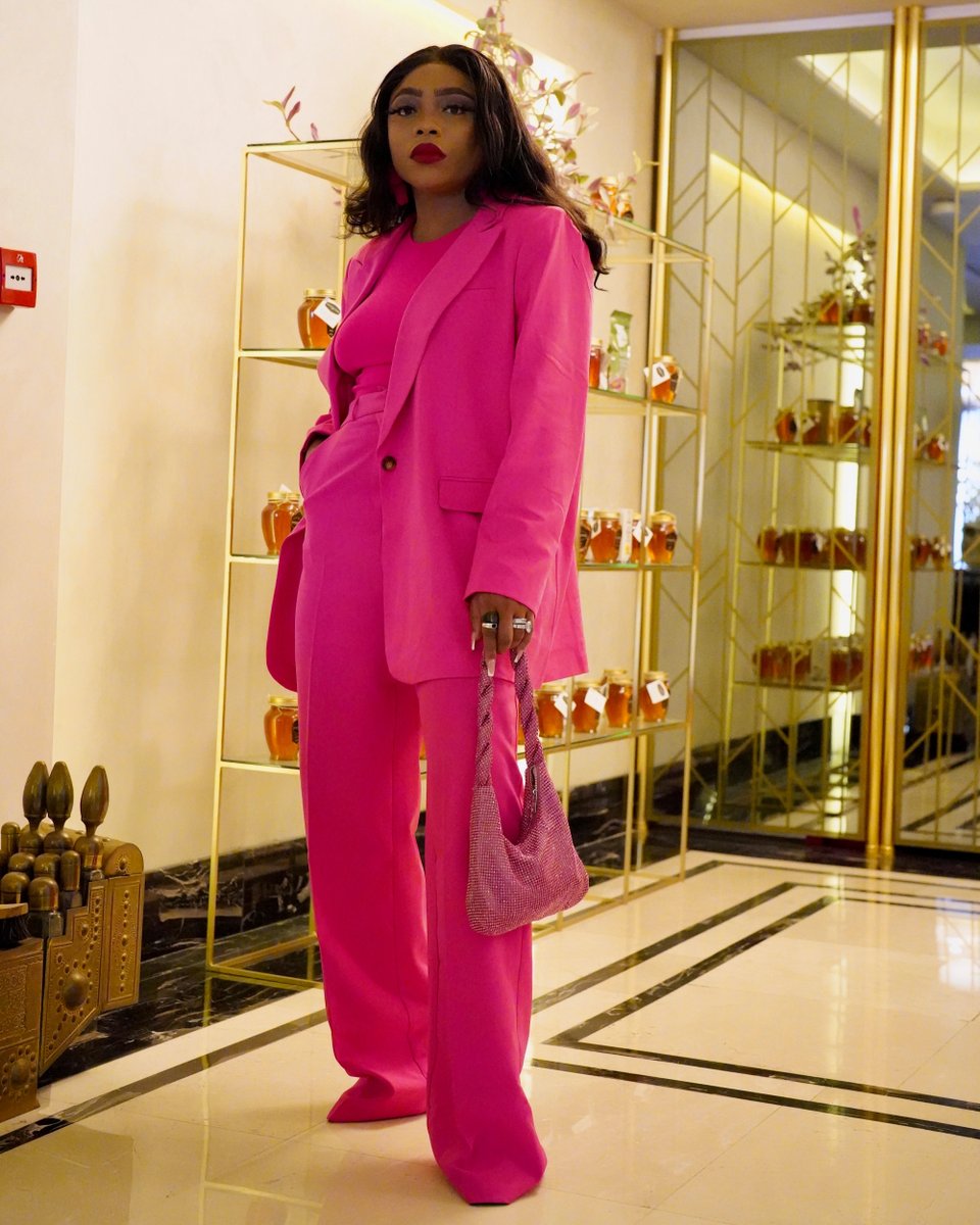 WallisFashion's tweet photo. Hot pink and timeless tailoring is the perfect combination π
Tap to shop πor search code BYY01734 & BYY01747
#foreverwallis #wallisfashion #wallisloves #workwear #tailoredpieces https://t.co/RuCVNqEJ2f