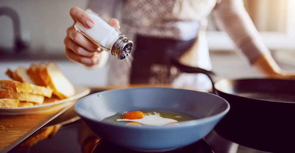 HPE_magazine's tweet image. Using data from the Thessaloniki Eye Study, researchers have investigated the association between dietary salt intake and the risk #openangleglaucoma in #hypertensives. bit.ly/3cygNty