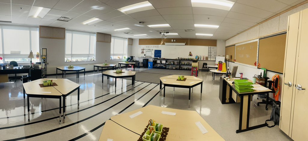 MrsShakell's tweet photo. So excited to welcome a new group of Grade 2 students to this room! @PteBuckamSingh @monikajaitly2 https://t.co/CKf4dBtmgy