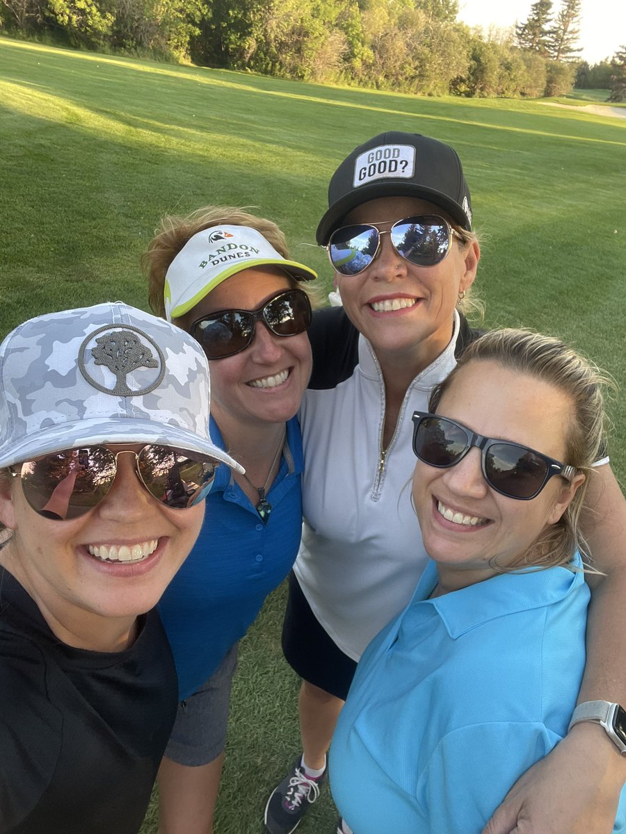 Just another beauty evening <a href="/canyonmeadows/">Canyon Meadows G&CC</a> last night with this crew! <a href="/tifwylie/">tif wylie</a> <a href="/mcbellis/">Jess</a>