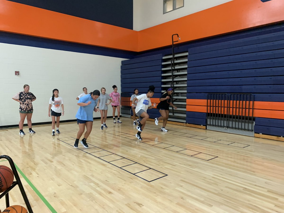 CarsonCougarWBB's tweet photo. Wrapped up week 2 of preseason workouts this morning. Proud of this group for showing up and wanting to get better! #carsonfamily #ladycougars20222023 https://t.co/mfhDyfzhQS