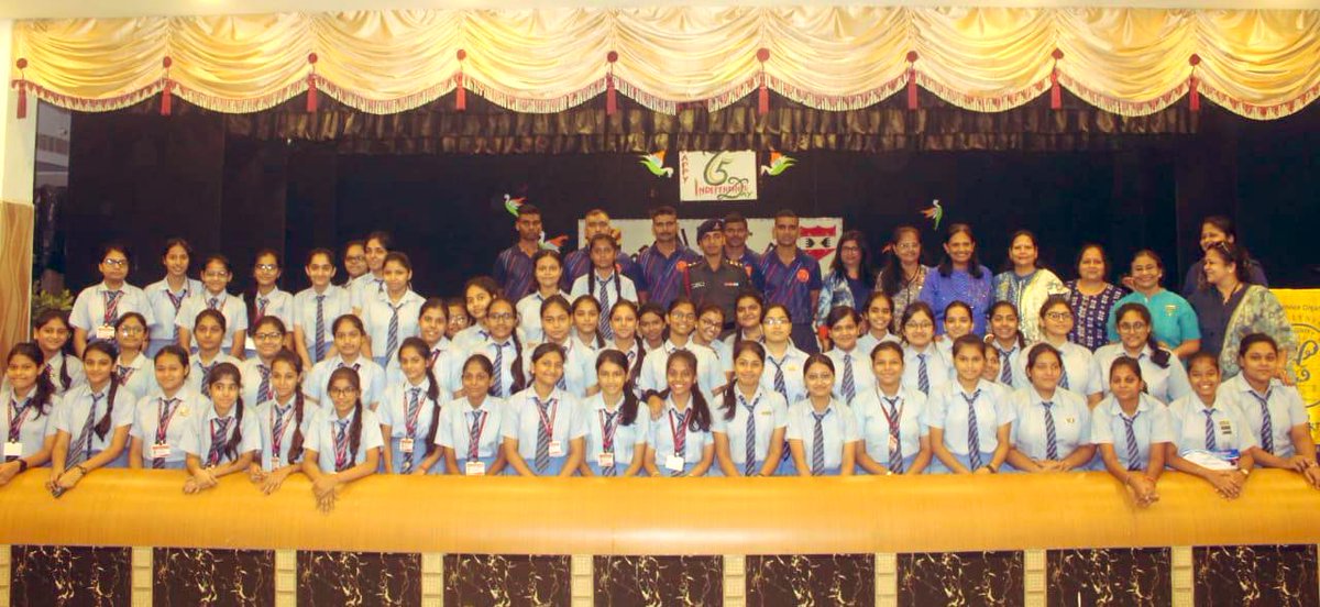 trishakticorps's tweet photo. “Stay Strong and Rule the World”
#BlackCatDivision #TrishaktiCorps with #AllIndiaLynessClub organised #SelfDefenceWorkshop at Maheshwari Girls School #Kolkata. 150 Girls of Classes 9th to 11th were trained in #UnarmedCombat.
#NariShakti
@adgpi
@easterncomd
@AllIndiaLynessClub https://t.co/vTyvOPPOV4