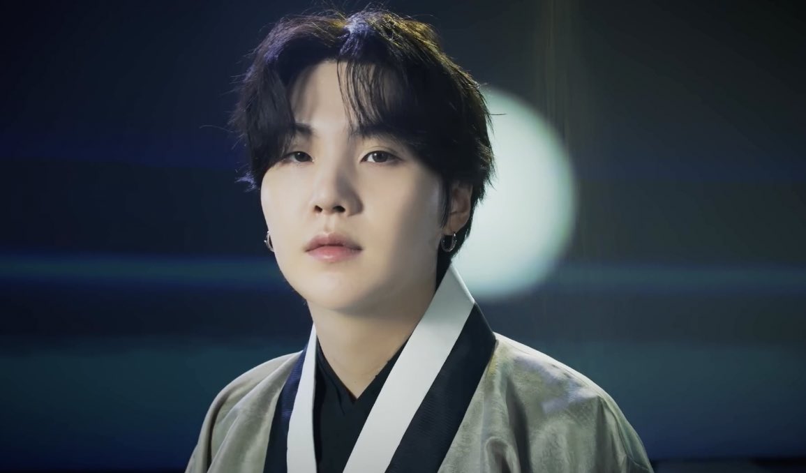 agustdfms's tweet image. min yoongi is so beautiful