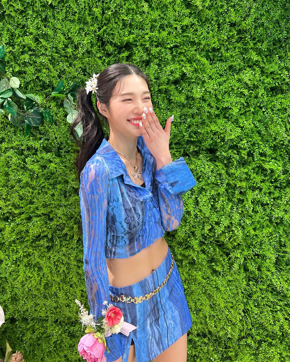 joyrinafeed's tweet photo. happy birthday to the one and only park sooyoung 💚 you're one of the most hardworking people that i know. i will always be by your side 🫂

#OnceUponAJoyDay
#꽃가루를_날려_조이의_생일폭죽을_터뜨려 https://t.co/QLjSwkuXbT