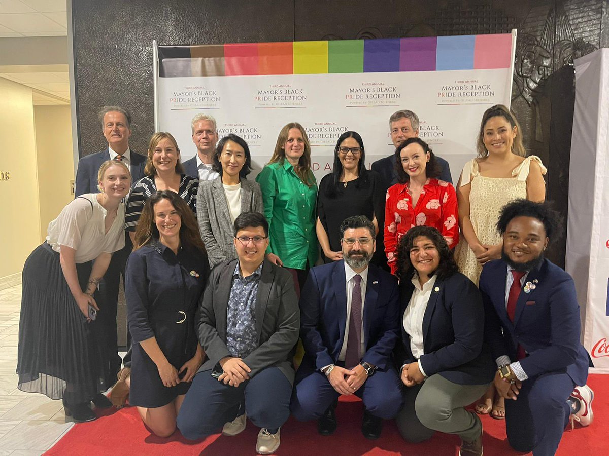BelgiumAtlanta's tweet photo. It was a great night at the #BlackPride reception hosted by Mayor @andreforatlanta and @CityofAtlanta 

🇧🇪 is a strong supporter for 🏳️‍🌈 rights, and it is always inspiring to see the work the city of Atlanta is doing for the Black LGBTQ+ community 👏 https://t.co/pIhH2t7opc