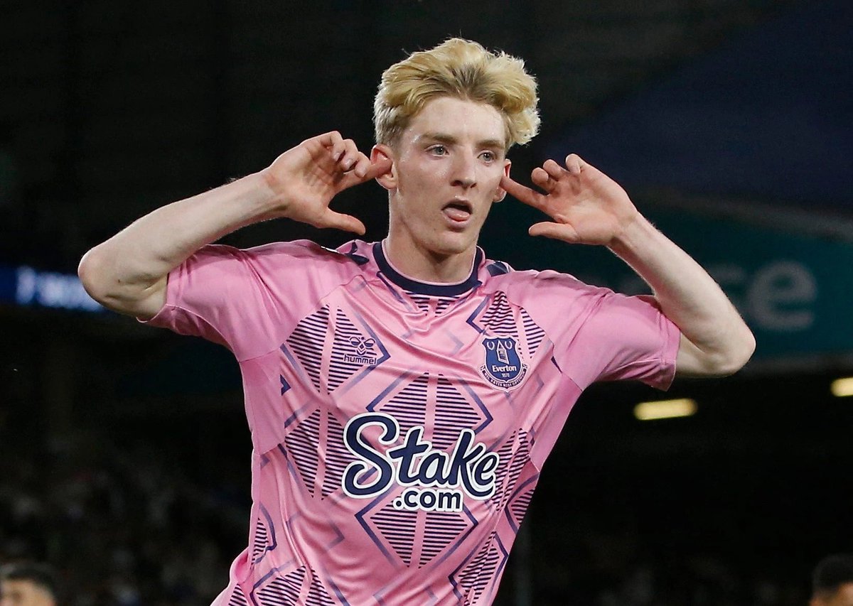 If Anthony Gordon scores the first goal in the Everton vs Liverpool game, one of you will win a Mystery Football Shirt Loot Box.

All you have to do is:

1. Retweet this
2. Follow <a href="/TacticallyMatt/">Tactically Matt</a> + @shirtlootbox.

Good luck 💙