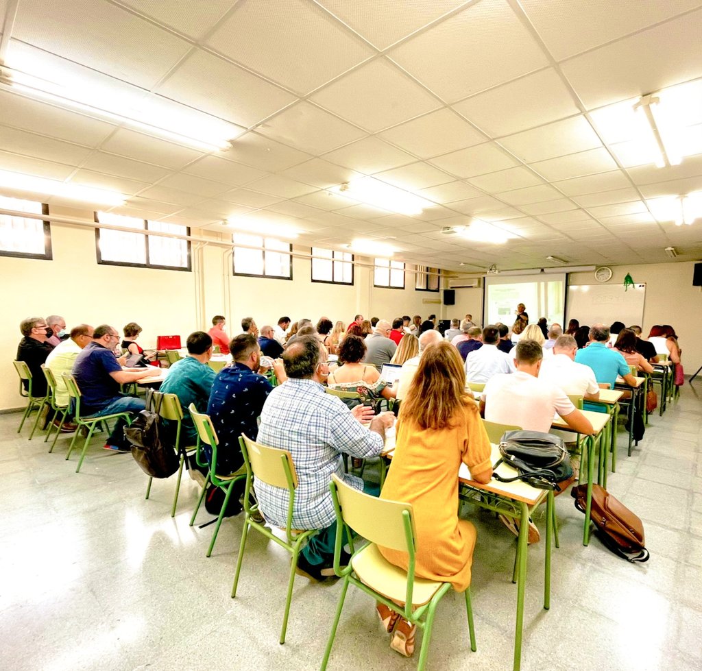 sifopcarm's tweet photo. 📢Empezamos #Digitalprof Acogida, formación técnicos educativos digitales #TED @Educarm 👩🏻‍💻🧑🏻‍💻 🔊 Muy pronto en todos los centros. #compdigedu @sifopcarm @CPRRegionMurcia @educaINTEF @VictorMarinNav https://t.co/yfaXCDkvn4