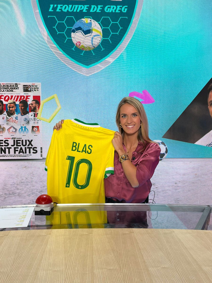 lequipedegreg's tweet image. 🎁 CADEAU DU JOUR 🎁

Pour fêter notre invité du soir, nous vous offrons le maillot de Ludovic Blas ! 

Pour gagner RT + follow @lequipedegreg @FCNantes 🔥

RDV lundi pour l’annonce du vainqueur😉

#EDG