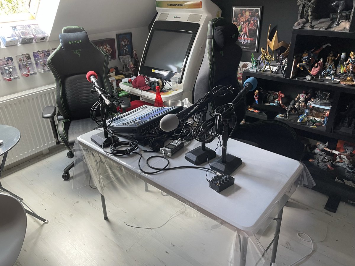 _LevelMAX's tweet photo. Demain enregistrement d’un petit #SoundMAX mais qui sera l’host et qui sera l’invité ? #teasing https://t.co/HzbtHmdLVi