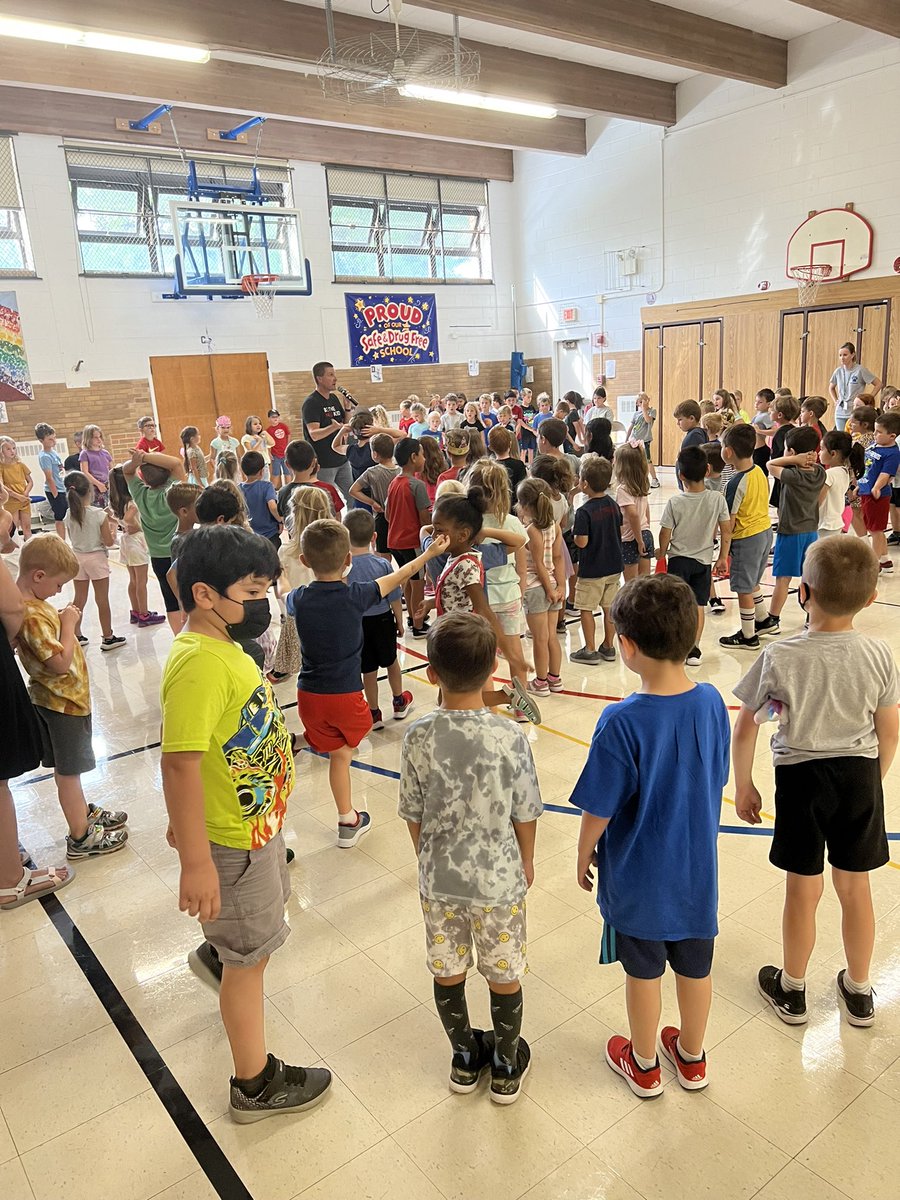 Our first assembly of the year! Be The Nice Kid 👍 thank you PD PTA 💙 #BeKind #WEarePD #dg58pride