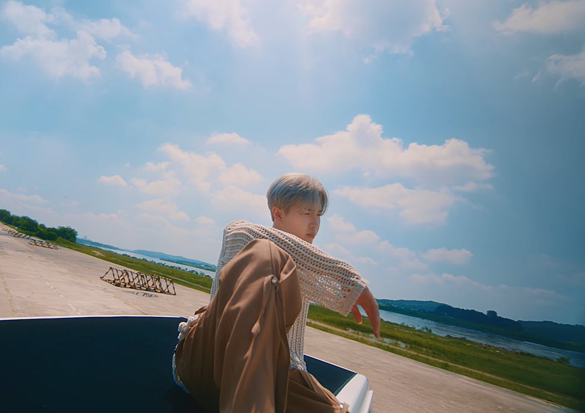 hwanstgrm's tweet photo. Outdoor set ☀☁

#김재환 #KIMJAEHWAN
#𝐄𝐦𝐩𝐭𝐲𝐃𝐫𝐞𝐚𝐦 #그시절우리는 https://t.co/K074o6n8YM
