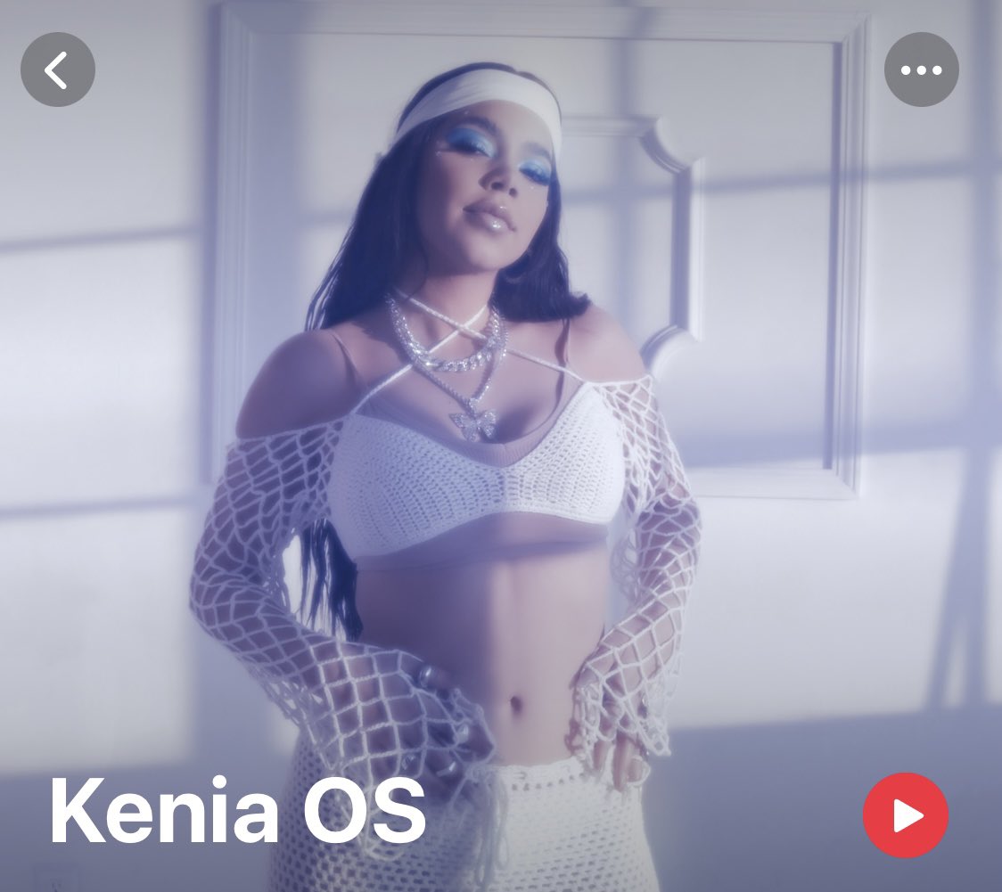 KeniaOsSitio's tweet photo. .@AppleMusic destaca a @KeniaOs como una de las cinco estrellas que representan a una nueva generación en la música mexicana, añadiéndola en “Voces del Futuro”. https://t.co/zBpkhDK7zA