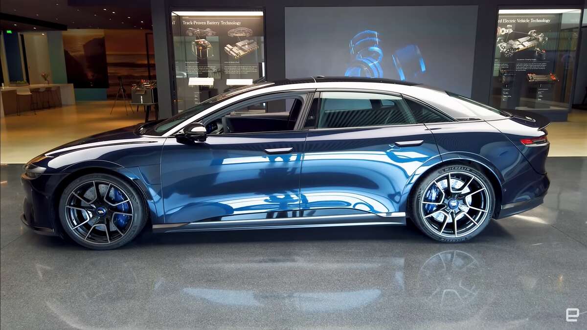 jimwritescars's tweet photo. Up Close And Detailed With The Lucid Air Sapphire: https://t.co/OecodVoK9n

@torquenewsauto @TheLucidVerse #Lucid #LucidAir #LucidAirSapphire #Sapphire #bluemeansgo #trimotor #performance #upclose #details https://t.co/N43TYBFcVZ