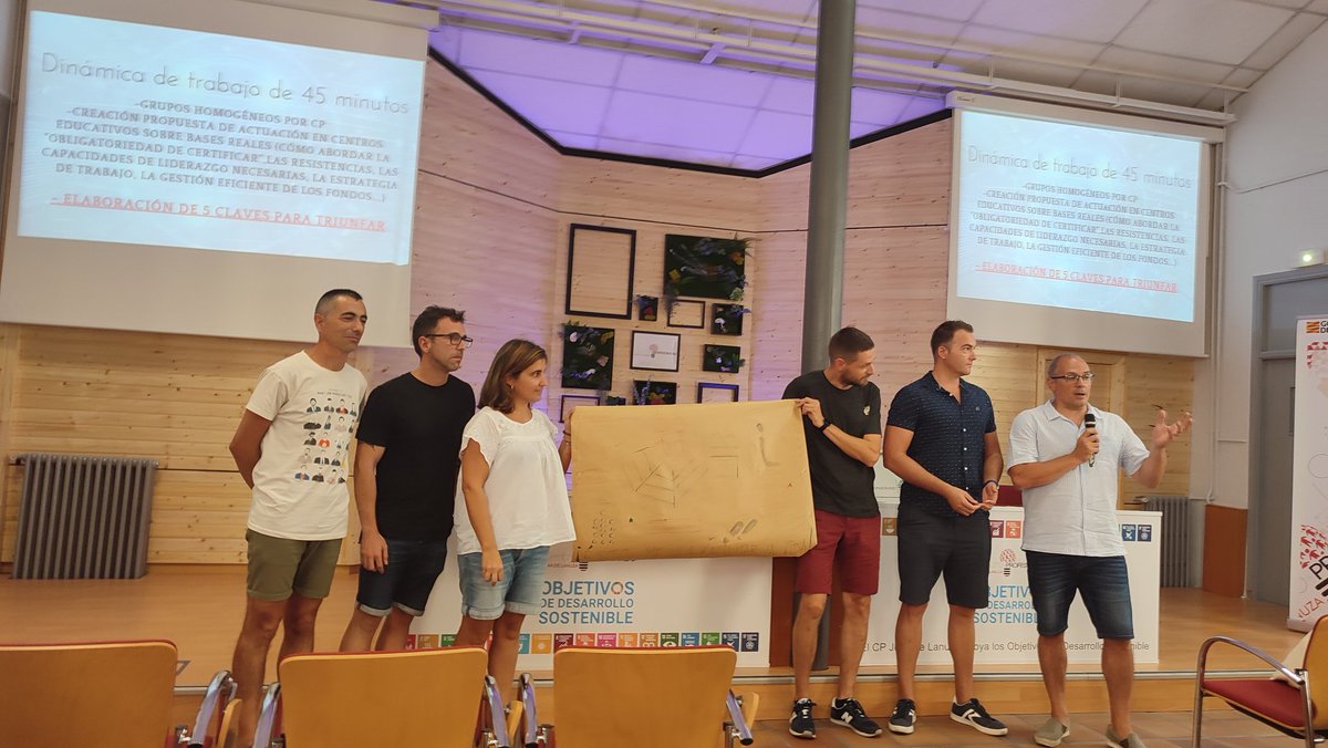 CPHuesca's tweet photo. Hoy CPAAB hemos participado en la bienvenida y formación de los equipos impulsores CDD Aragón. Gracias Héctor, Meritxell, Pedro, Javier y Fran. Nos vemos en los centros!! @CPHuesca @dgafprofesorado #TransDigAra https://t.co/Hx1dv4Uf1P