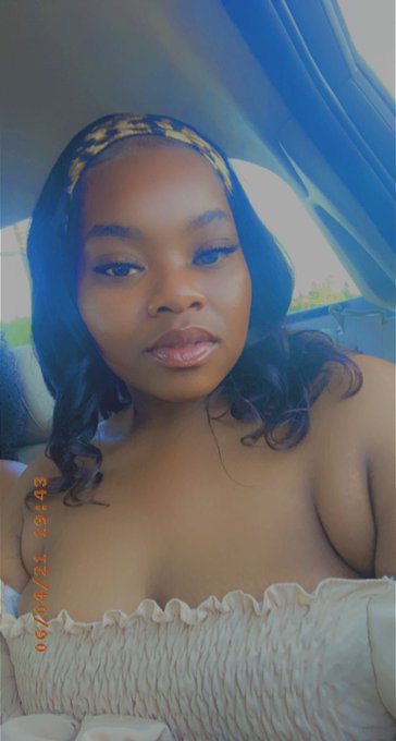 ChanelNicole💜 - 1 pic. The face The Booty https://t.co/wiEr9syhX1