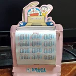 あと90年も使えちゃう!ドラえもんの卓上カレンダー。