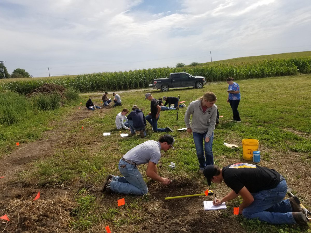 DMACCAgriBus's tweet photo. After spending Wednesday at the Farm Progress Show. Today's task is to research planting depth, population,  tillage practices for both corn and soybeans. Students will get a first-hand look at how their decisions will directly impact germination and emergence of their crops. https://t.co/v5VkYcmAxs