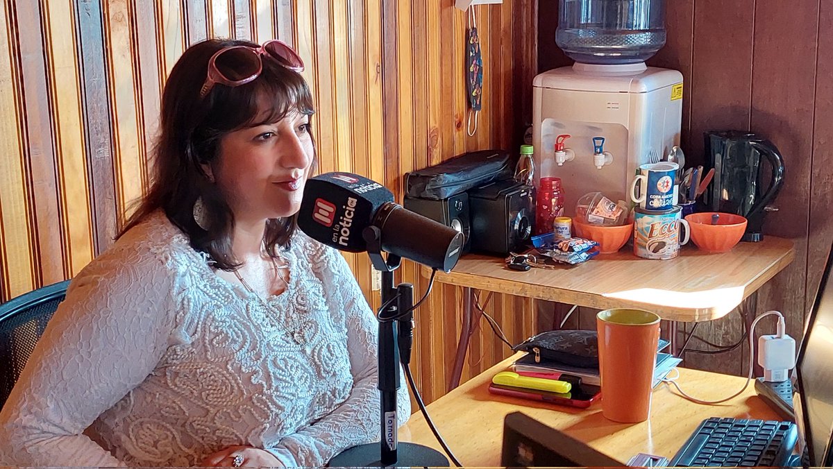 DPPChiloe's tweet photo. #dppchiloéenmedios 

Delegada @marielanuneza conversando con @enlanoticiafm sobre todo lo que respecta al proceso de #Plebiscito2022 

#Chiloé https://t.co/iBSLVi6jih