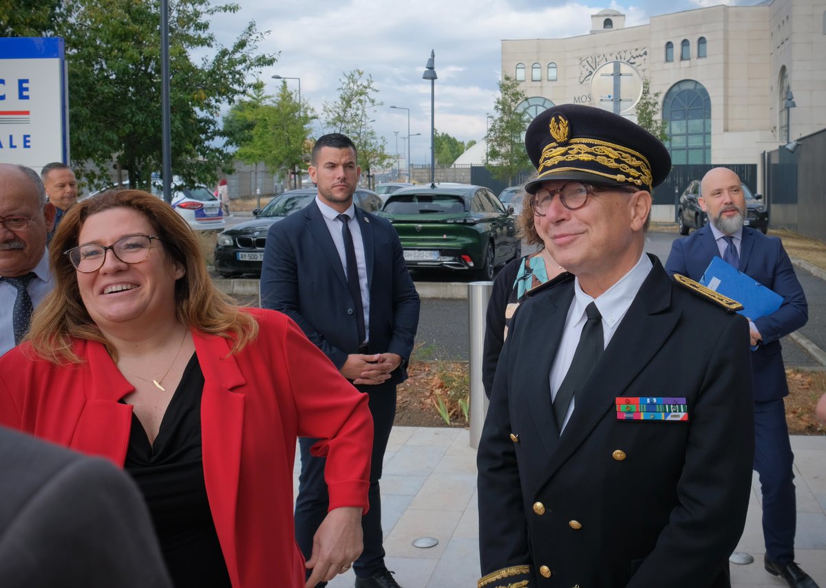 Jean-Jacques Brot, préfet des Yvelines, a accueilli aux Mureaux <a href="/SoniaBackes/">Sonia Backes</a>, secrétaire d’État auprès du ministre de l’Intérieur et des Outre-mer, chargée de la Citoyenneté.