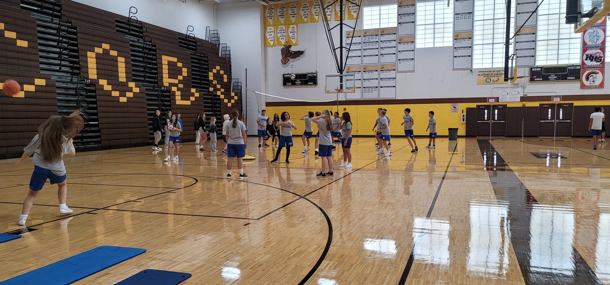 JacobsWellness's tweet photo. PE is in full swing! 
Have a great long weekend and good luck to all our athletes competing or preparing this weekend! 
🦅💛 https://t.co/79Hp8GmbfB