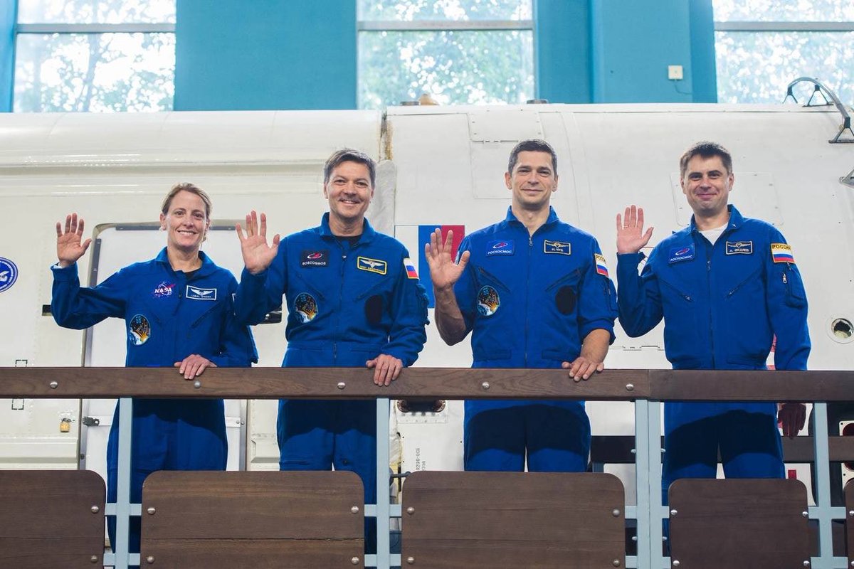 lunarloral's tweet photo. Highlight reel from the week. We completed Soyuz and @Space_Station final qualifying exams, participated in state commission and press conference, and went to Red Square to lay flowers in memorial of those who helped pave the way to the stars. Incredible few days! 📸: @gctc_ru https://t.co/eiLxjjYL4y