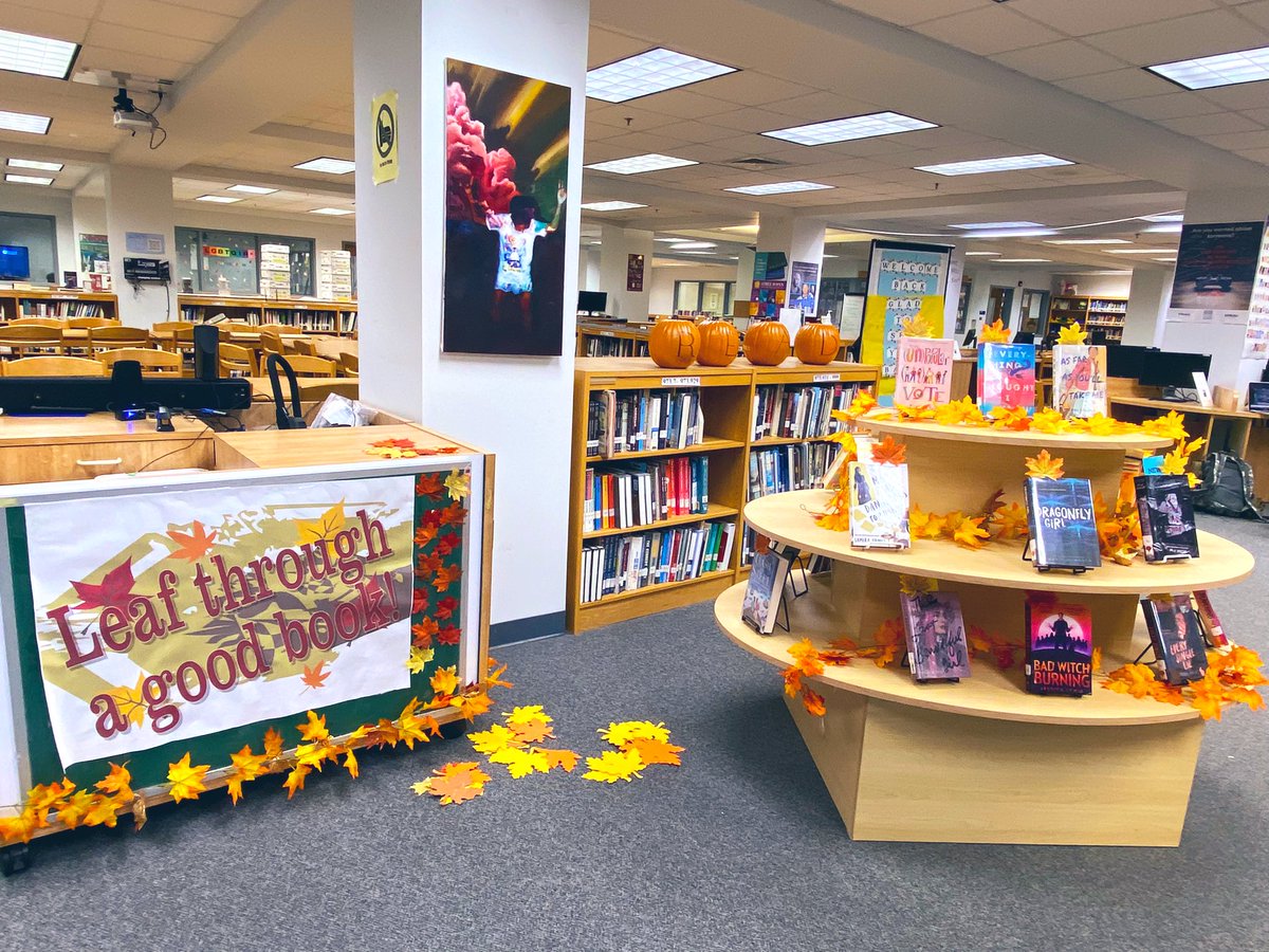 It may be too early to decorate for fall, but it’s never too early to leaf through a good book at the media center! 🍁 🍂 Check one out for our three day weekend! 📚
