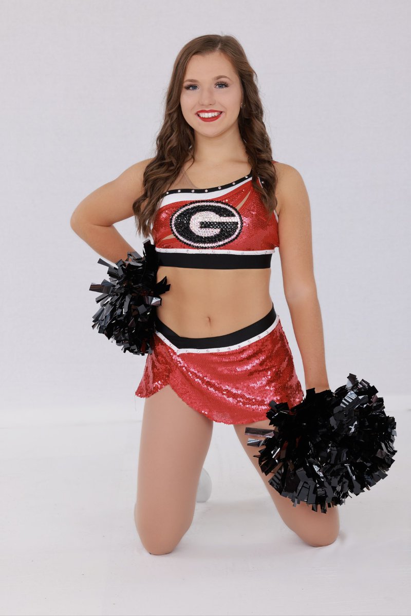 jadenajohnson's tweet photo. see you at the benz ❤️🏈 https://t.co/VlFBCQsEbt