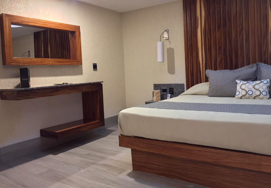AutoHacienda's tweet photo. Alberca, Jacuzzi, cabina de vapor y toda la comodidad que brinda el interior de la suite totalmente renovada.
¡Gracias a todas y todos por visitarnos!
😎 https://t.co/TckQmotv0S