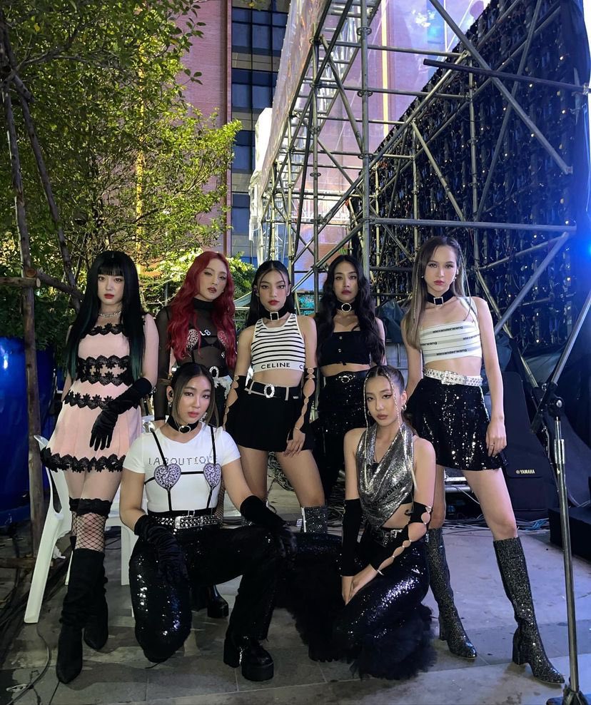 tpopupdate's tweet photo. #4EVE เตรียม COMEBACK เพลงใหม่ชื่อเพลง “JACKPOT” ในวันที่ 14 กันยายนนี้และกำลังจะมีคอนเสิร์ตเดี่ยวในเดือนธันวาคม 

#XOXOshowcaseAtSiam https://t.co/SjjosoRxRb
