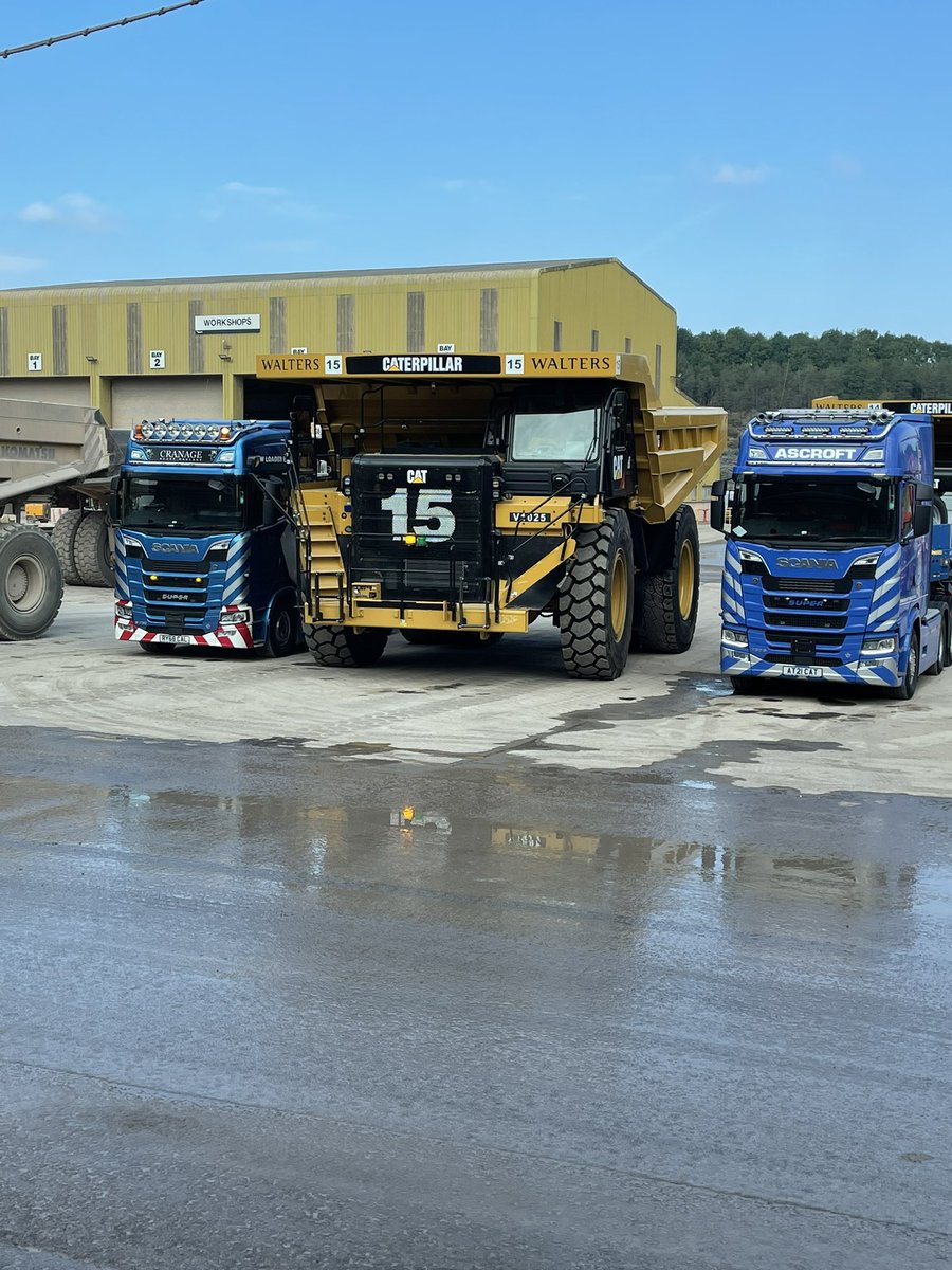 Oooooooo what a beauty of a new dumper day down the quarry